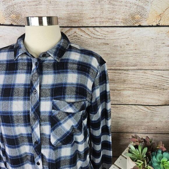Urban‎ Outfitters BDG Buffalo Plaid Blue Flannel Button Down Top Size Medium - Picture 2 of 6